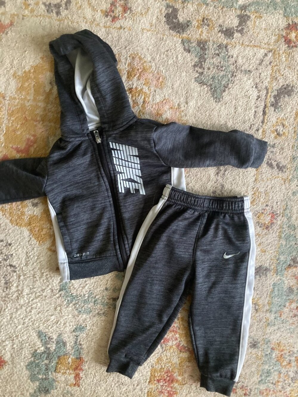 Nike Toddler Matching Sweatsuit, 18m